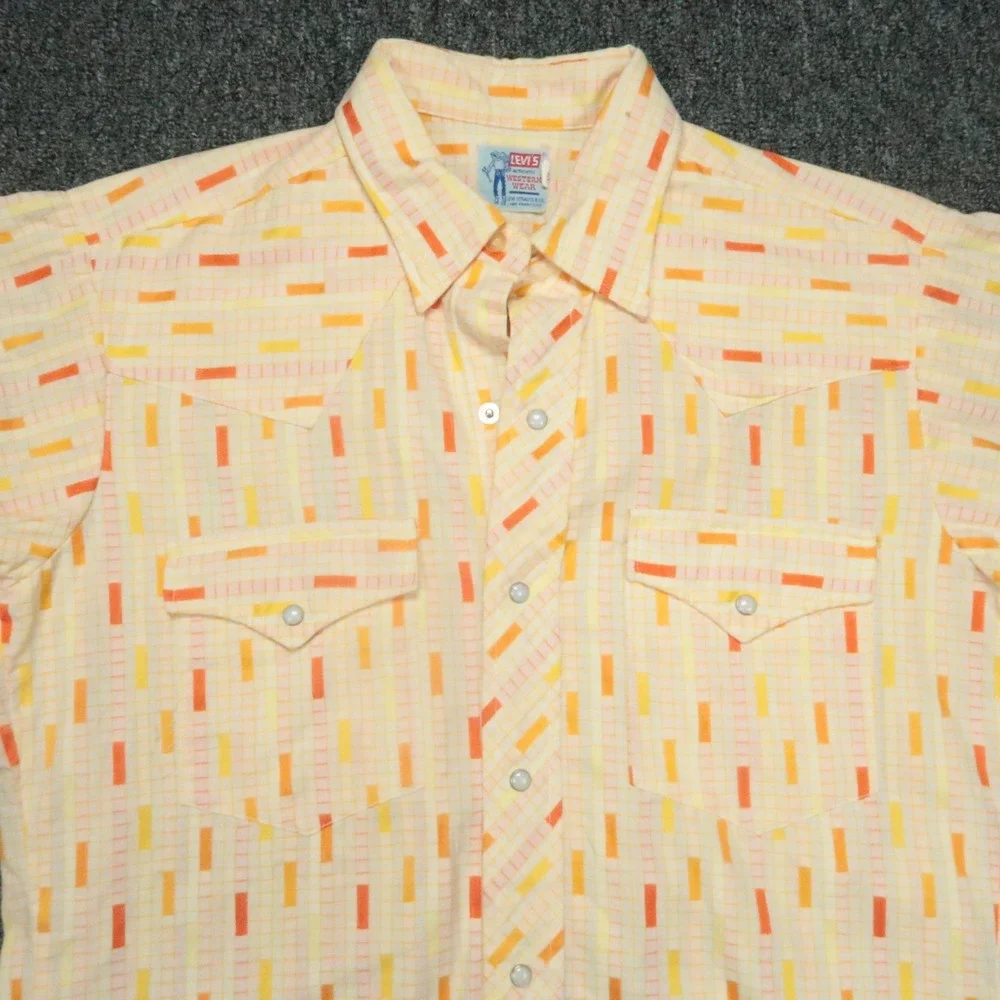 VINTAGE Levis Shirt Mens Small 15 Peach‎ Pearl Snap Western Short Sleeve 60s 70s